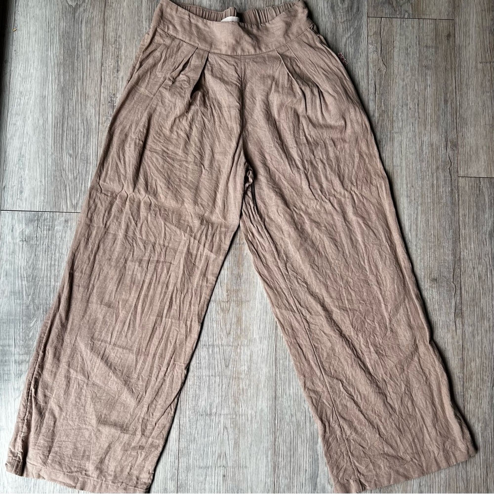 Abercrombie & Fitch Wide Leg Pants in Tan